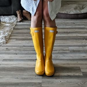 Hunter Women's Original Tall Rain Boots: Yellow